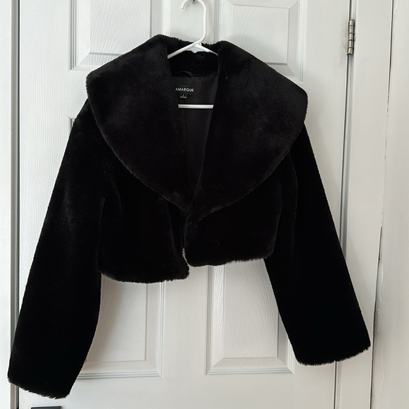 Lamarque - Danika Crop Faux Fur Jacket - Picture 5 of 7